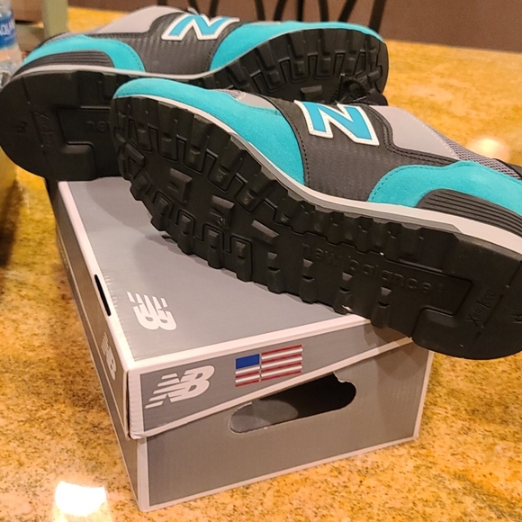 New balance - Picture 5 of 13